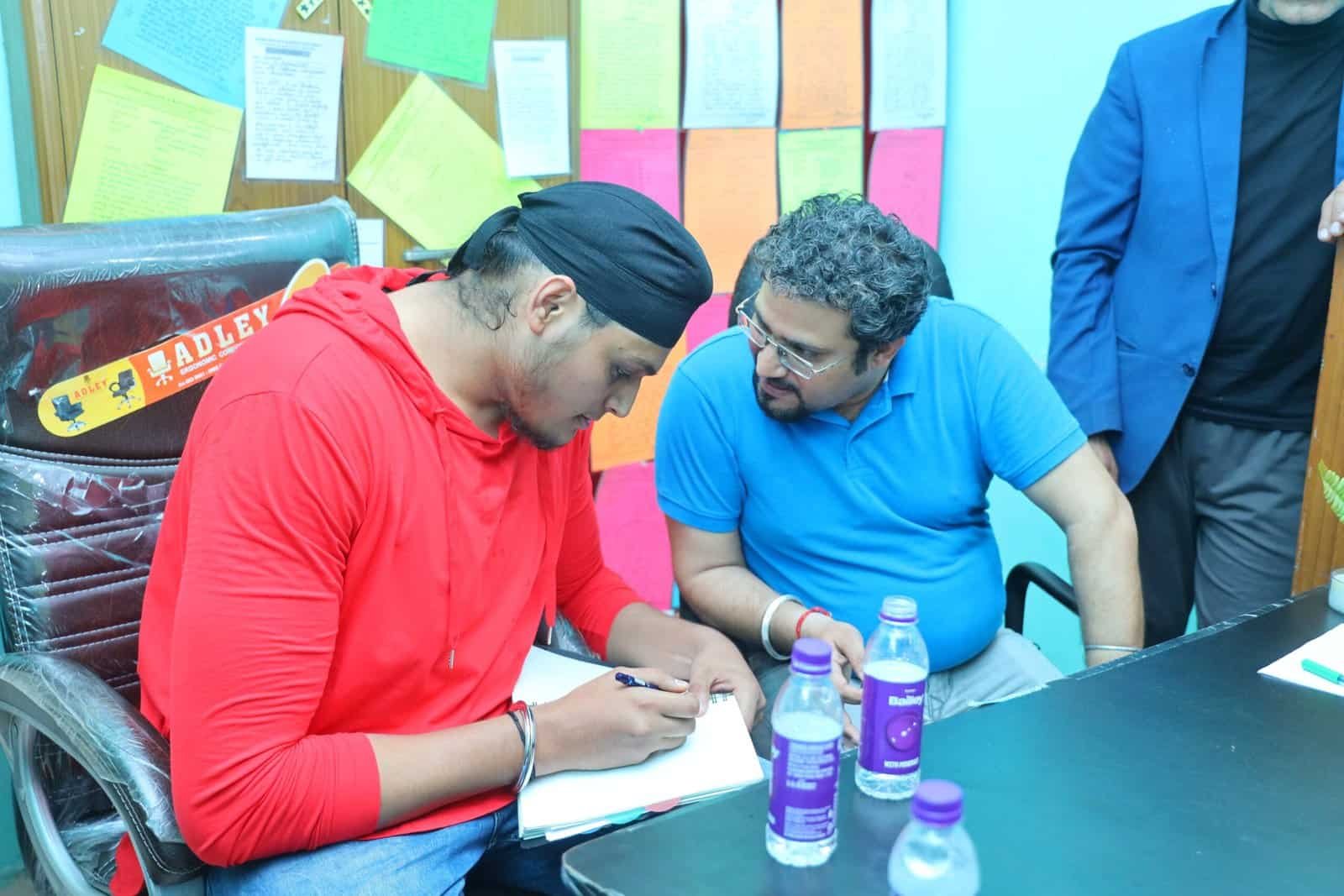 WORLD FAMOUS WWE WESTLER DILSHER SINGH SHANKY FROM CALIFORNIA (AMERICA), THE STUDENT OF UMESH ARORA 'ENGLISH GURU' VISITED THE INSTITUTE